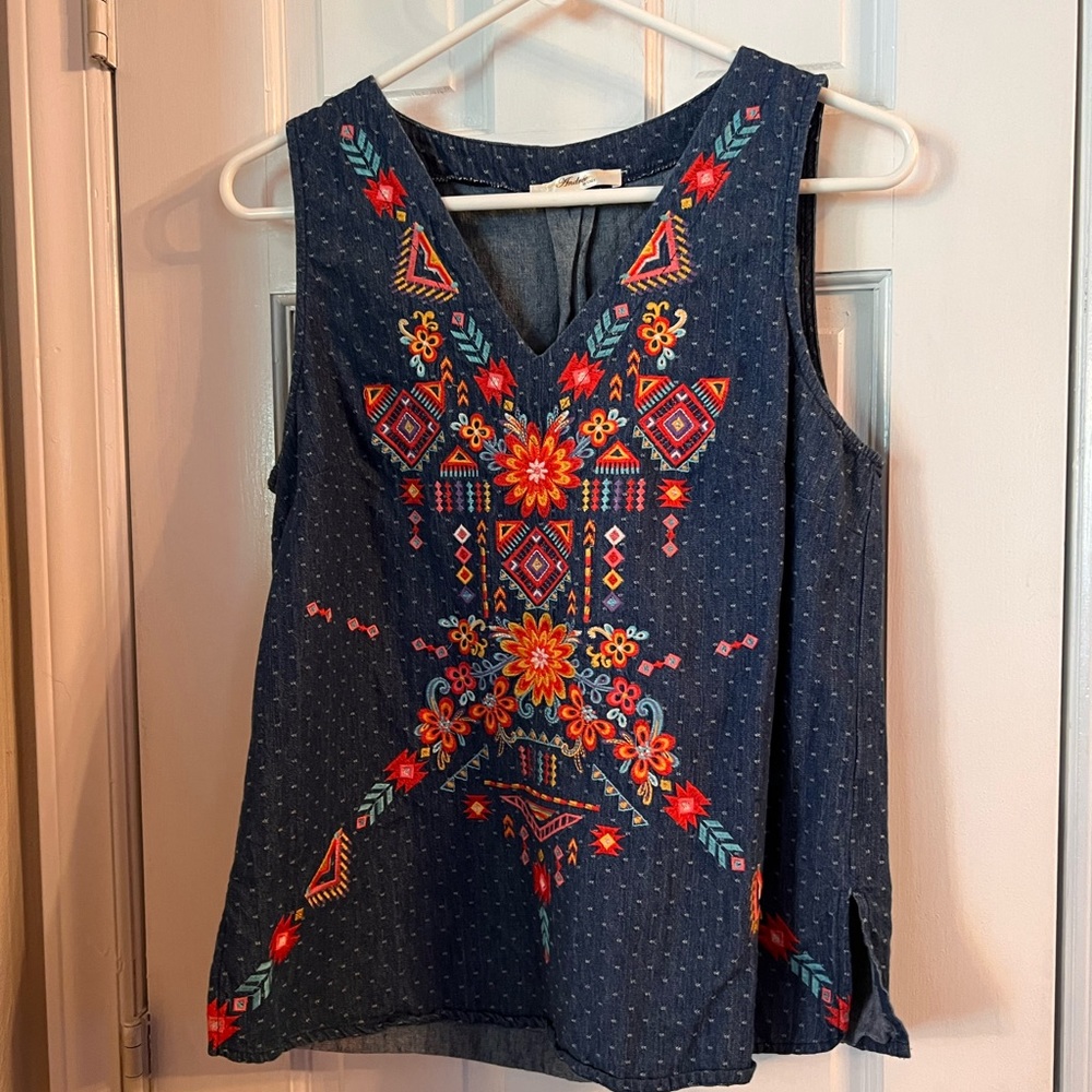 Andrée by Unit Medium Tribal embroidery sleeveless light denim pin dot blouse.